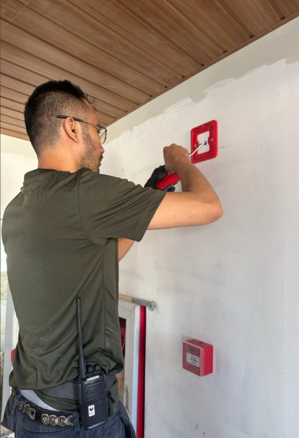 Alarm device installation